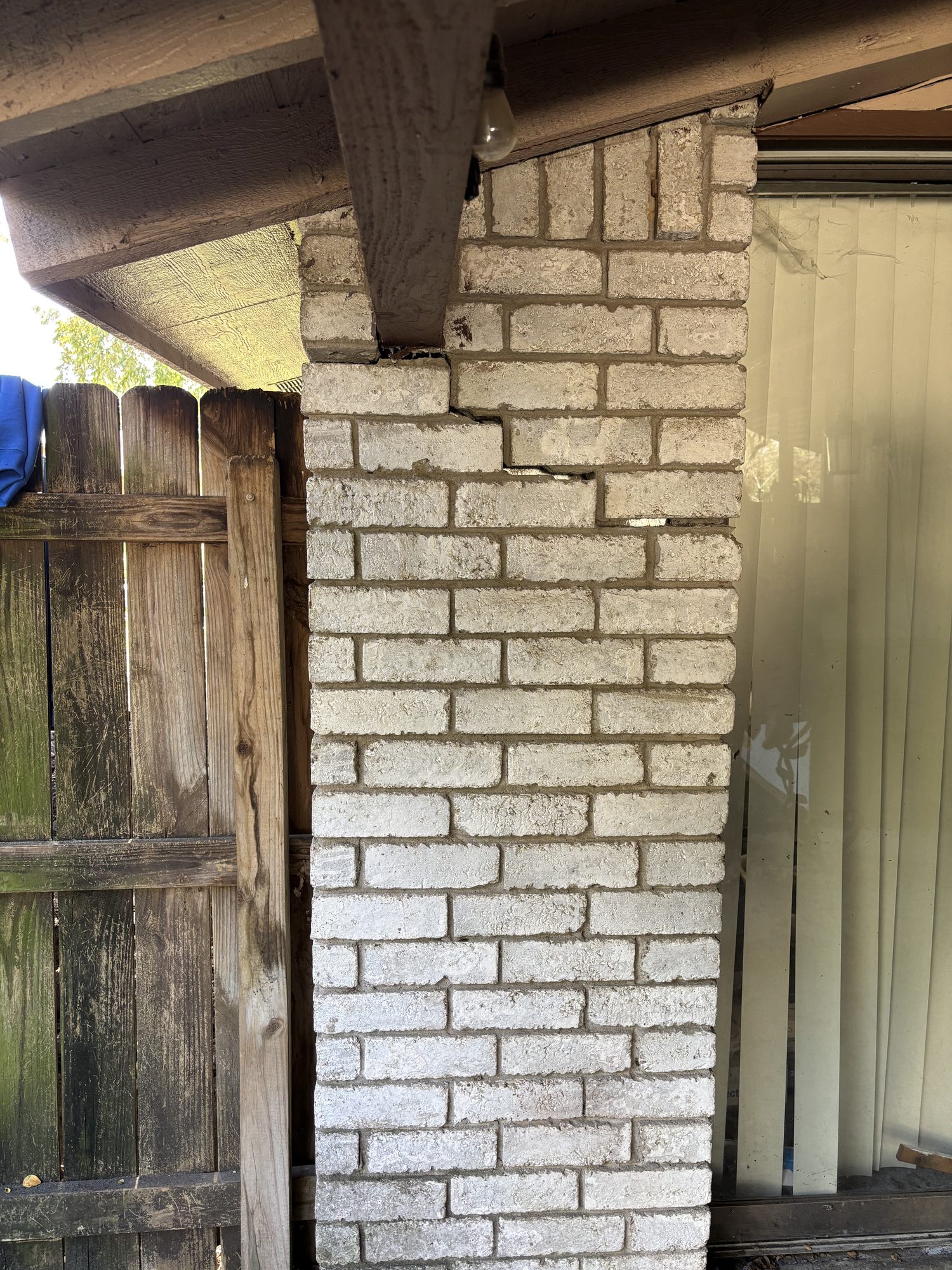 Brick corner separation, Imperial Foundation Repair job site in North Texas