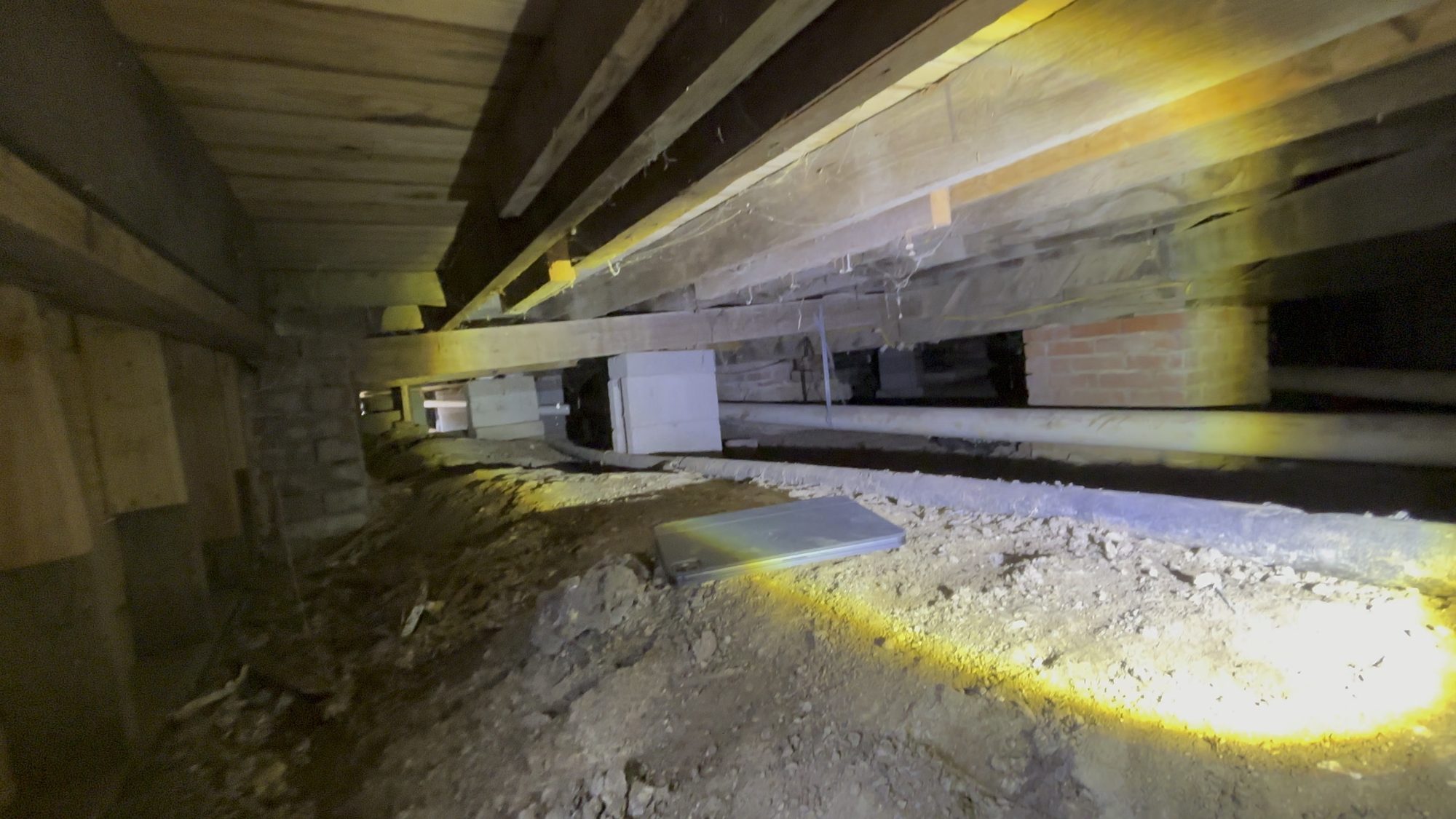 Crawlspace joists, Imperial Foundation Repair job site in North Texas