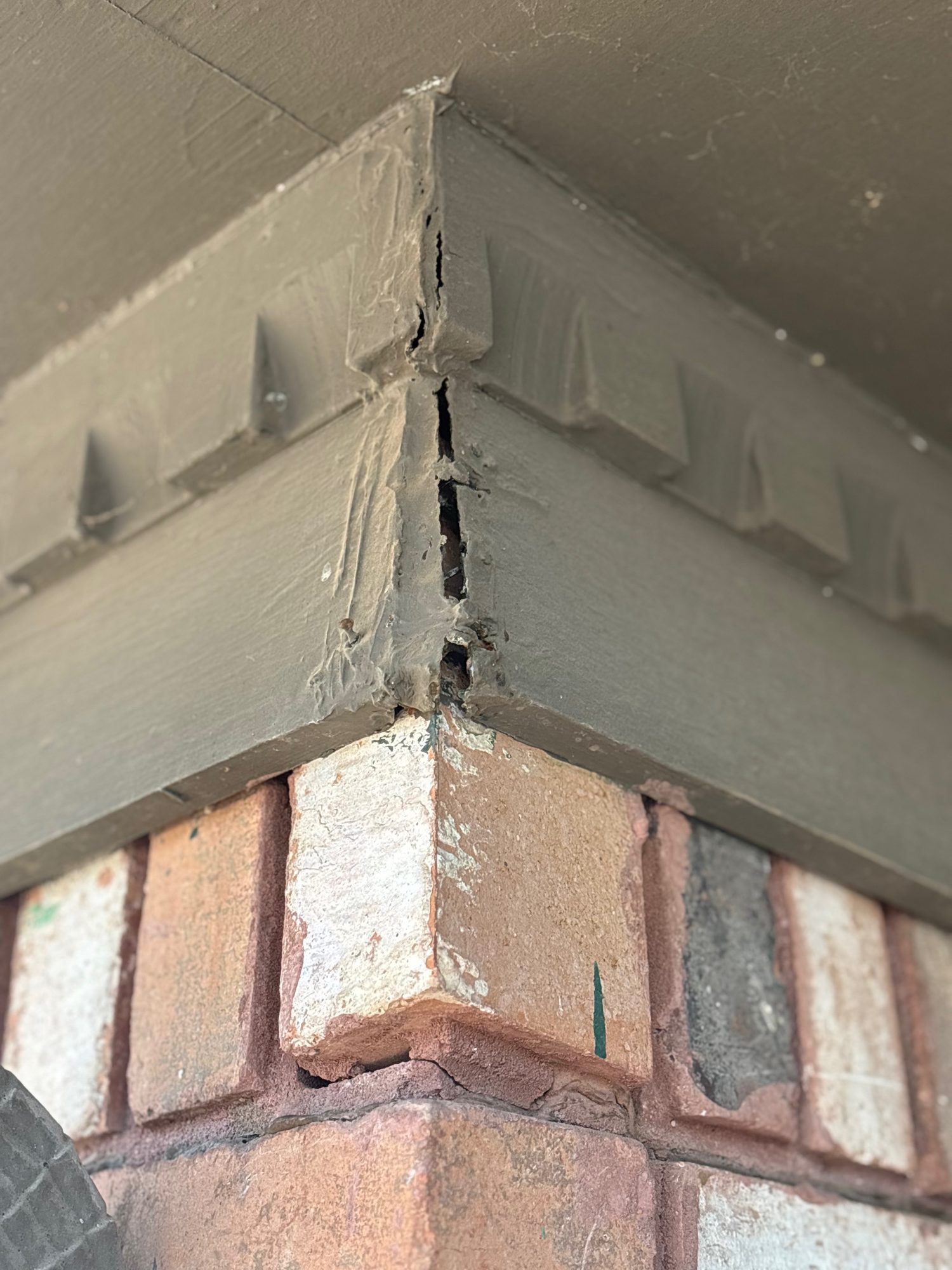 Ceiling wall corner crack, Imperial Foundation Repair job site in North Texas